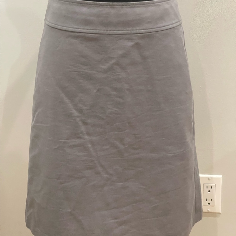 Banana Republic 6 Grey Back Zip Skirt with Stretch - Picture 5 of 5
